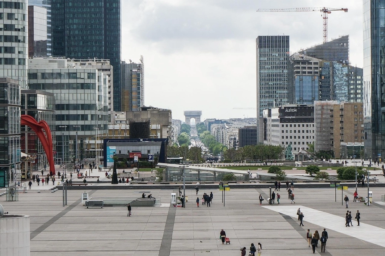 paris-775547_1280