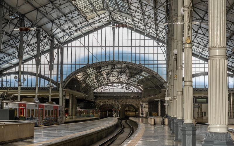 interior-train-station